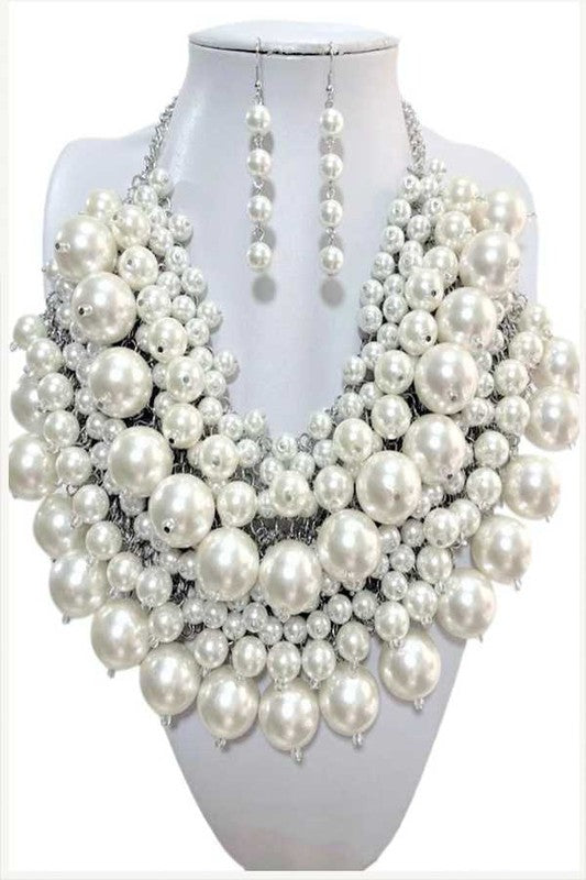 Zillion Pearls Statement Necklace Set