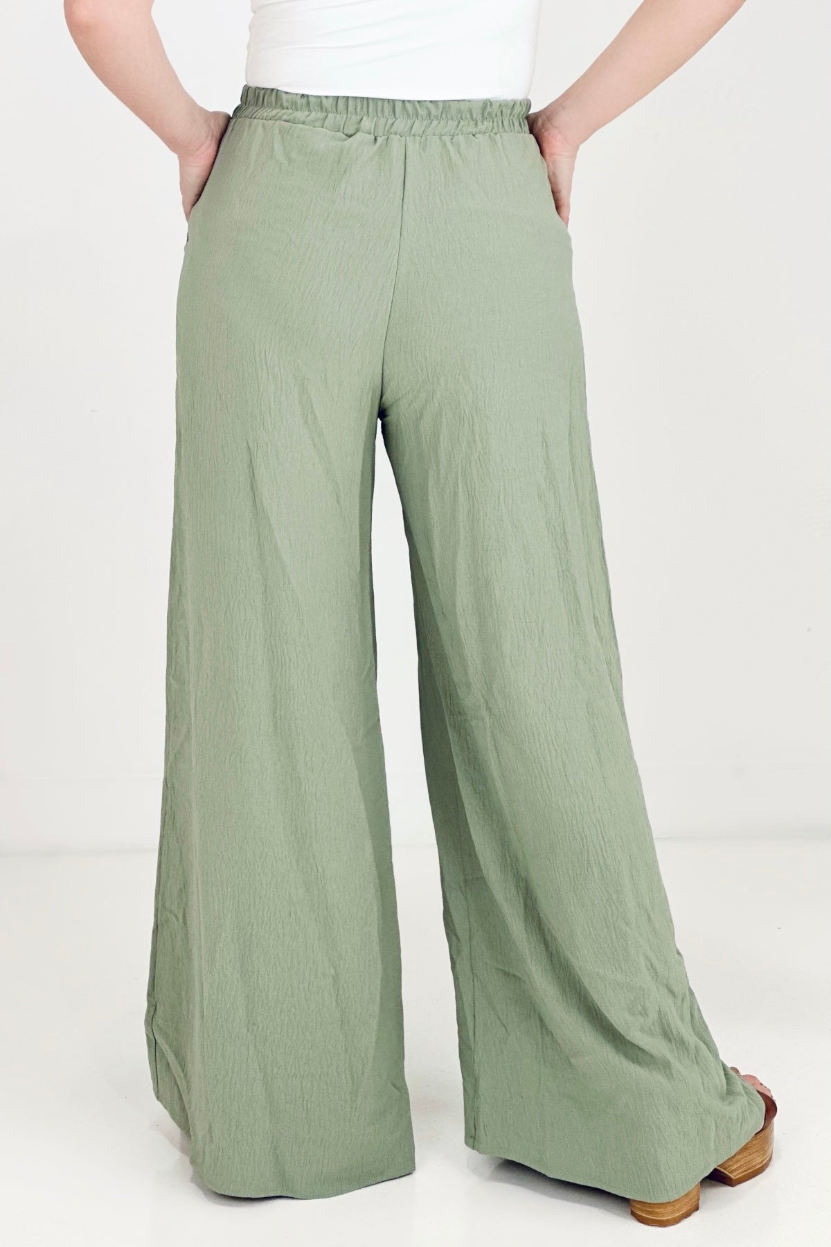 ADORA Solid Wide Leg Pants With Side Pockets